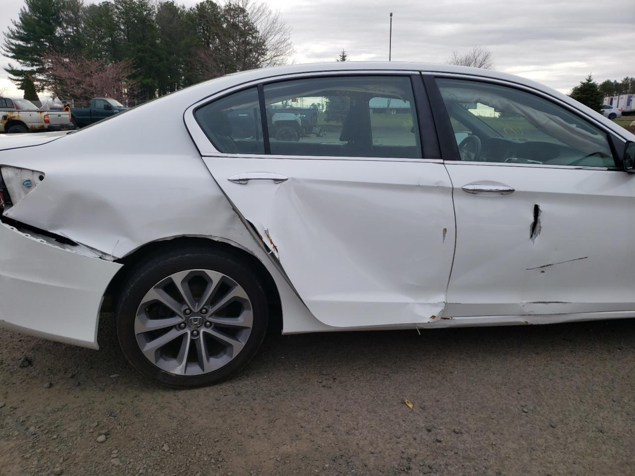 Photo 9 from auction – 2015 HONDA ACCORD SPO with VIN 1HGCR2F55FA009007