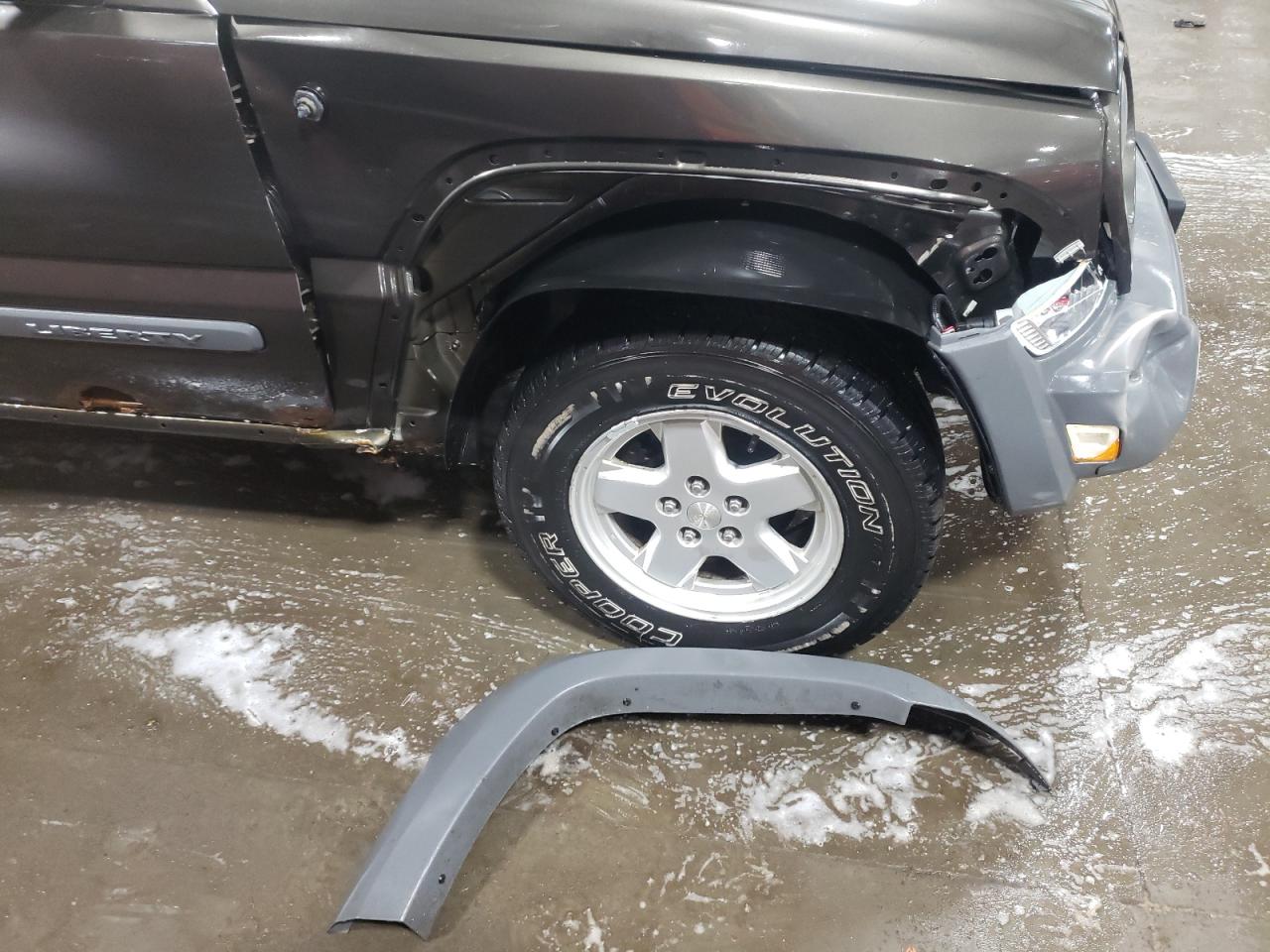 Photo 9 from auction – 2006 JEEP LIBERTY SP with VIN 1J4GL48K36W105280