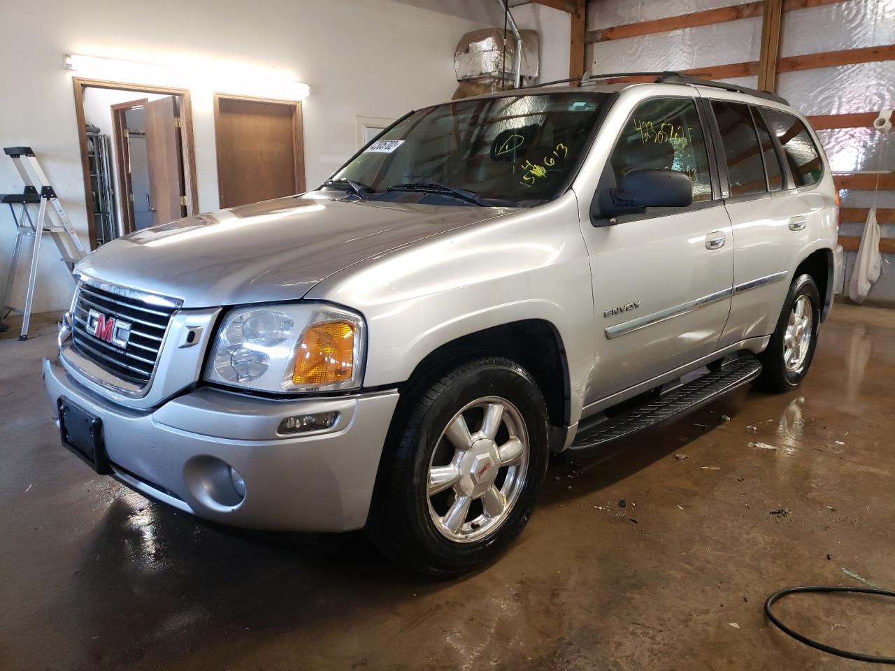 Photo 2 from auction – 2006 GMC ENVOY with VIN 1GKDT13S462154613