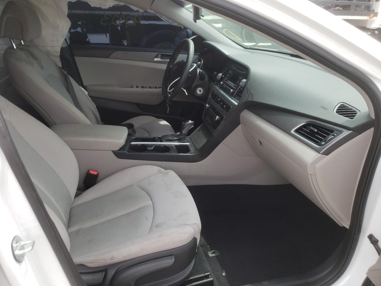 Photo 5 from auction – 2016 HYUNDAI SONATA SE with VIN 5NPE24AF5GH408355