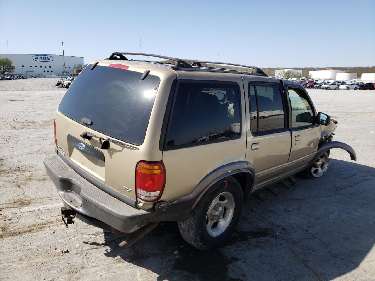 Photo 4 from auction – 1999 FORD EXPLORER with VIN 1FMZU34E4XZB47961