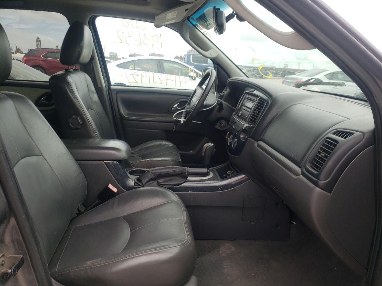 Photo 5 from auction – 2005 MAZDA TRIBUTE S with VIN 4F2YZ061X5KM35435