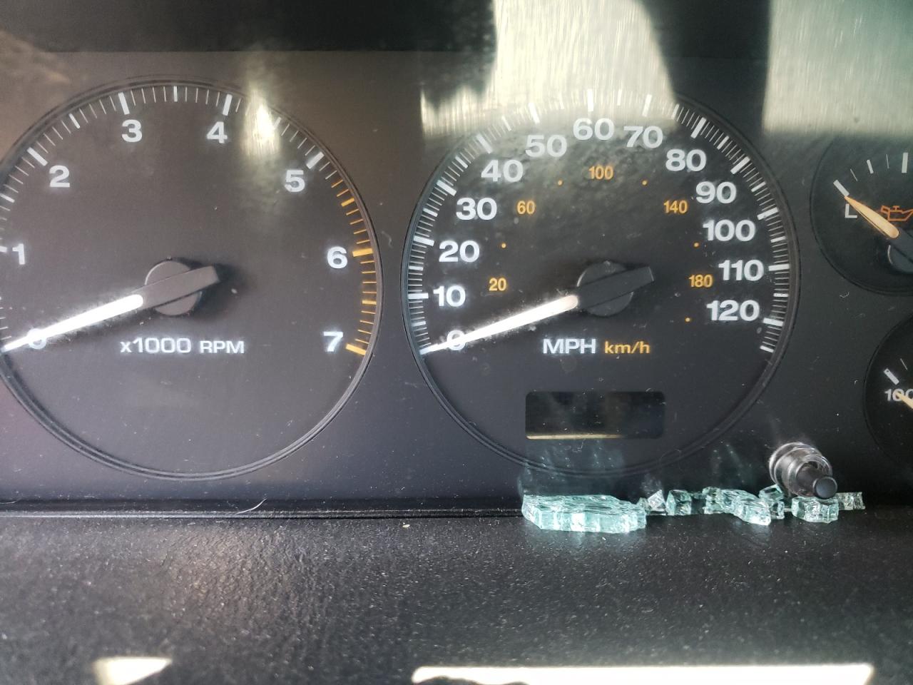 Photo 8 from auction – 2004 JEEP GRAND CHER with VIN 1J4GW48S64C302076
