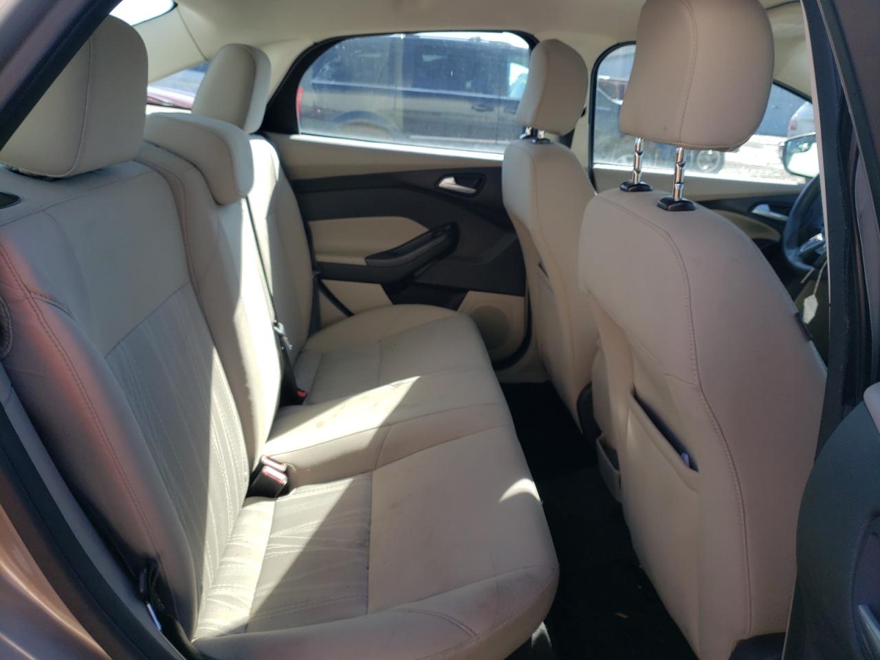 Photo 6 from auction – 2016 FORD FOCUS SE with VIN 1FADP3F28GL248230