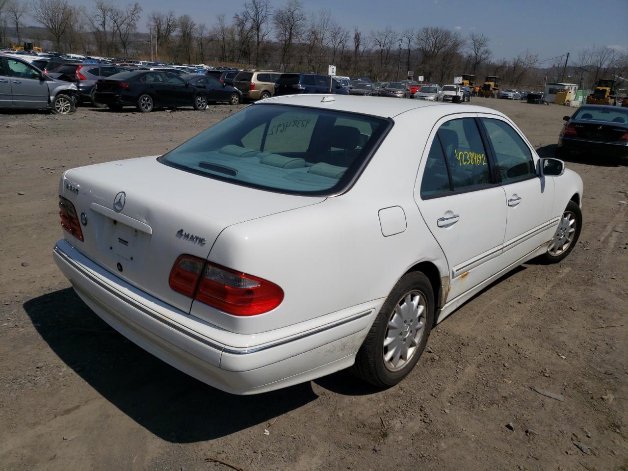 Photo 4 from auction – 2000 MERCEDES-BENZ E 320 4MAT with VIN WDBJF82G0YX028426