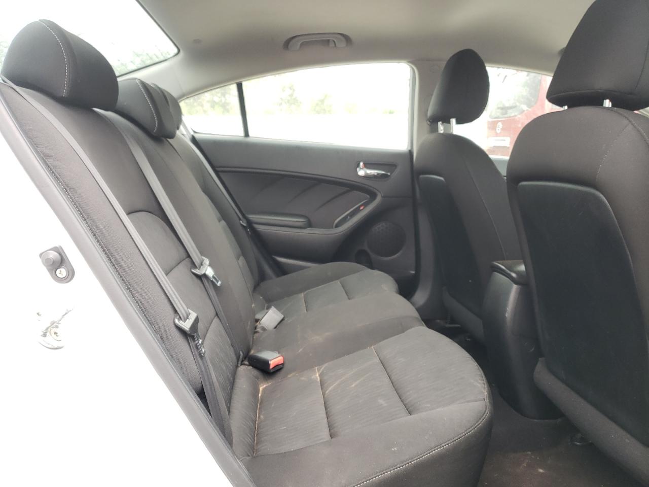 Photo 6 from auction – 2016 KIA FORTE LX with VIN KNAFK4A68G5551088
