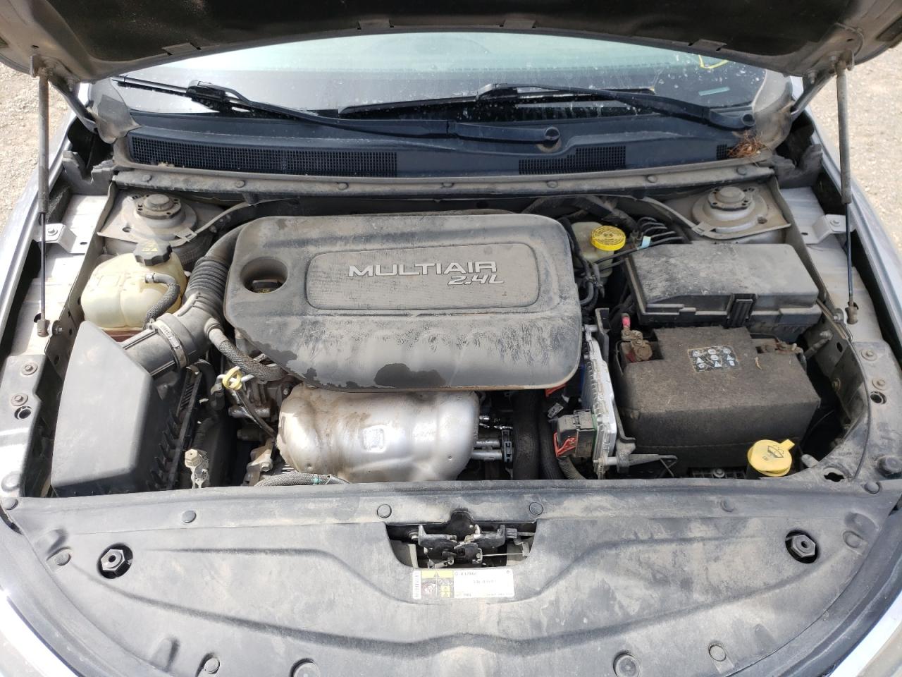 Foto 7 de la subasta – 2015 CHRYSLER 200 LIMITE con VIN 1C3CCCAB6FN570879