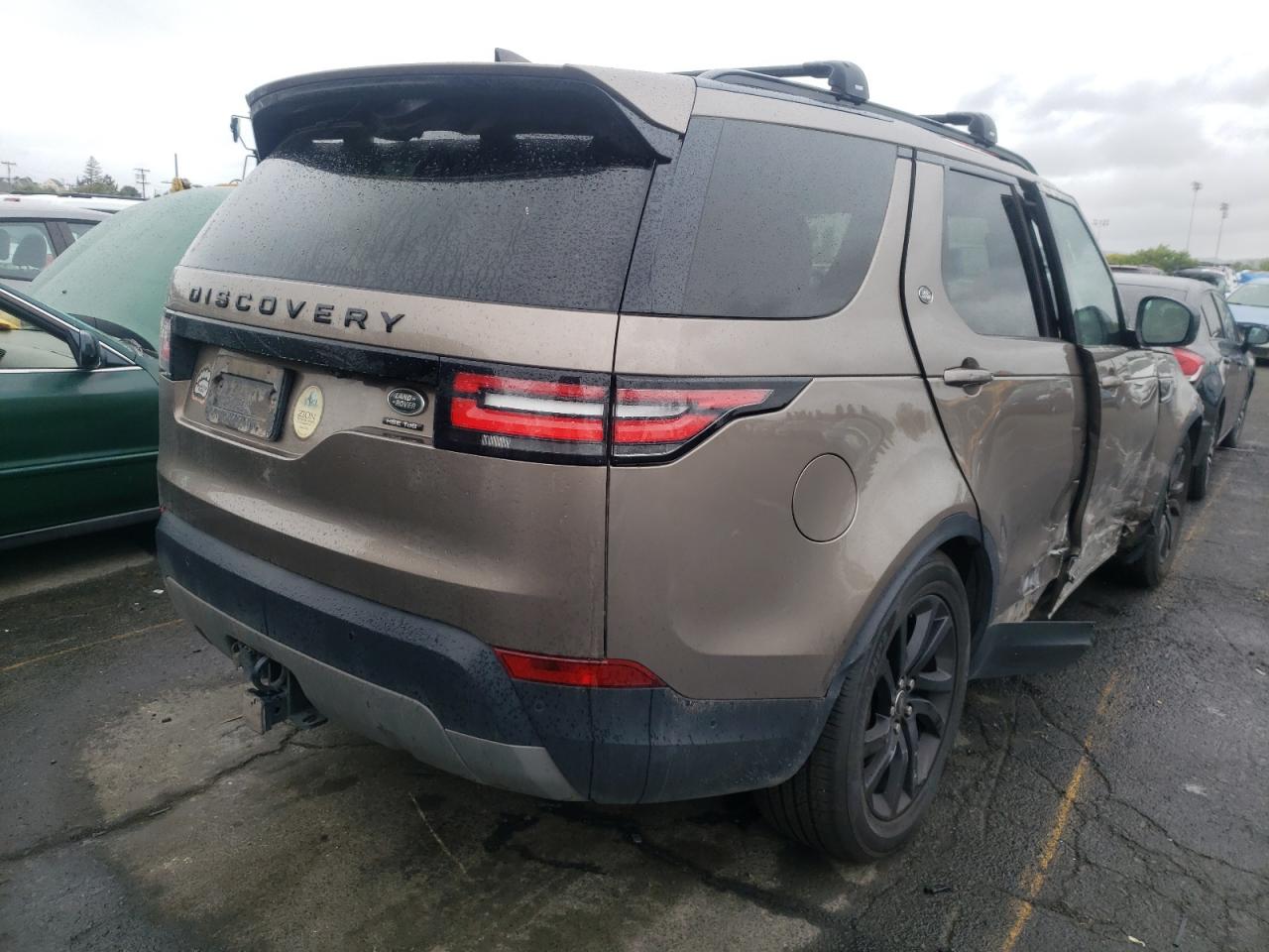 Photo 4 from auction – 2017 LAND ROVER DISCOVERY with VIN SALRHBBK4HA017778