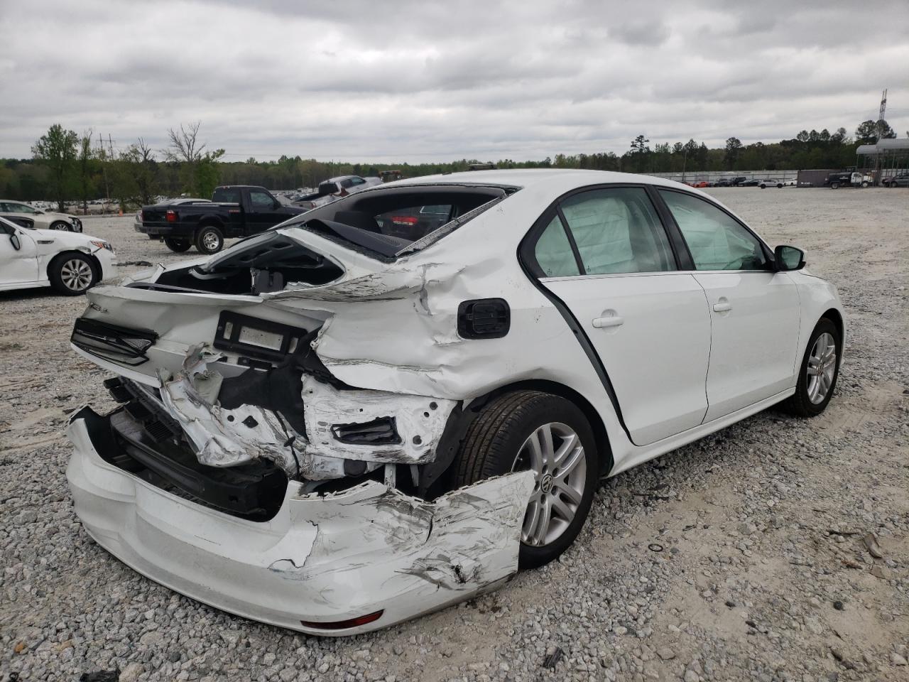Photo 4 from auction – 2017 VOLKSWAGEN JETTA S with VIN 3VW2B7AJ8HM228756