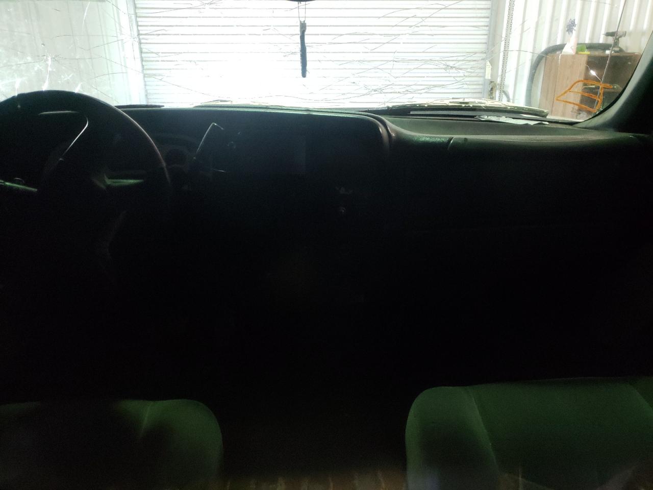 Photo 8 from auction – 2004 CHEVROLET SILVERADO with VIN 1GCHC24U44E361565