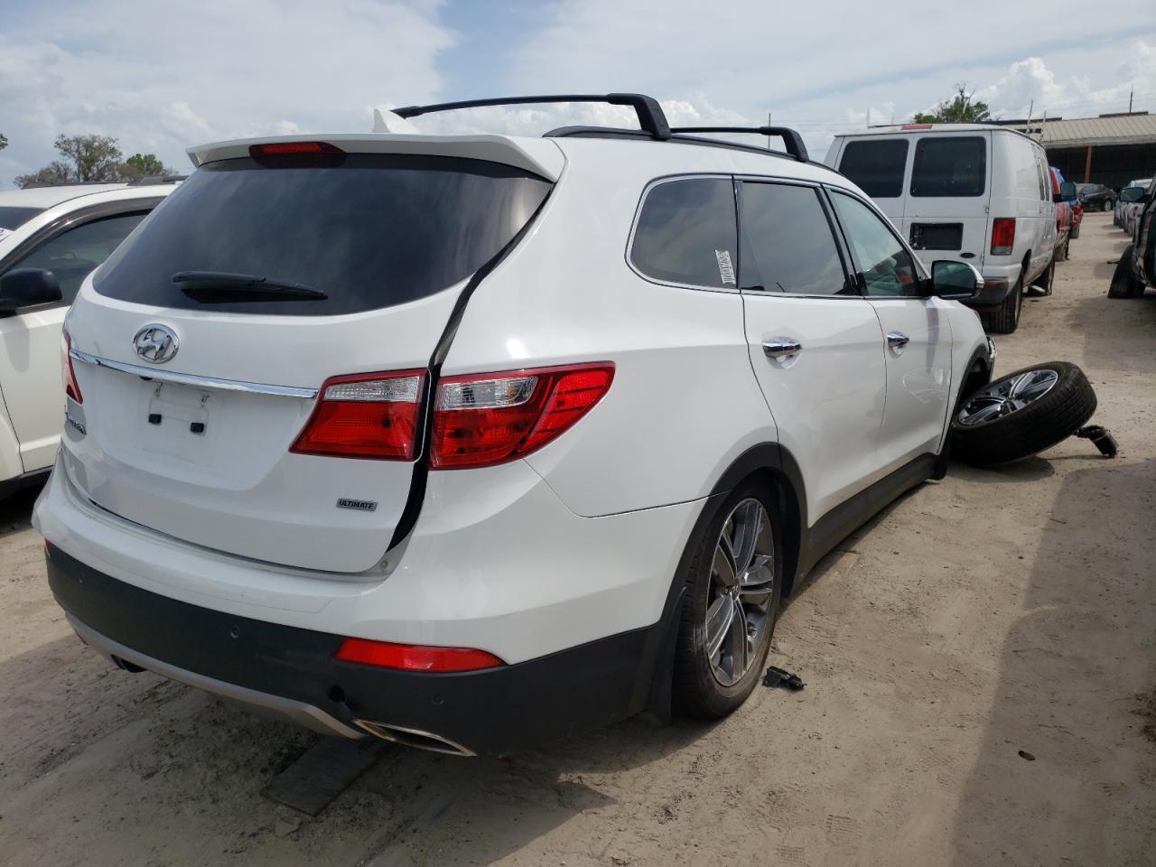 Photo 4 from auction – 2016 HYUNDAI SANTA FE S with VIN KM8SR4HF7GU134033