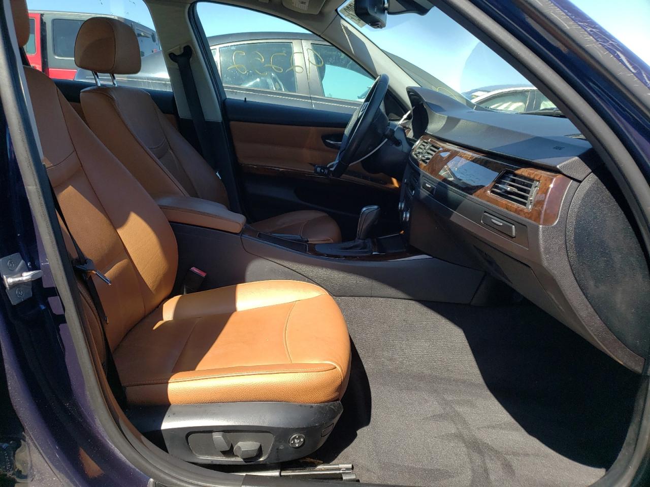 Photo 5 from auction – 2011 BMW 328 I with VIN WBAPH7G50BNN05976