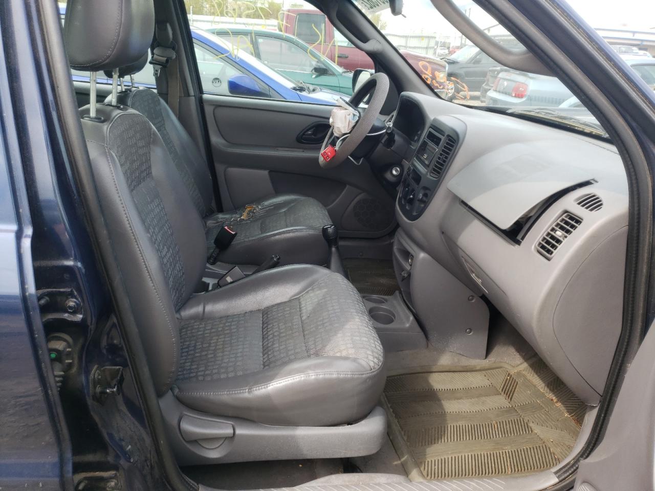 Photo 5 from auction – 2002 FORD ESCAPE XLS with VIN 1FMYU01B92KA43777