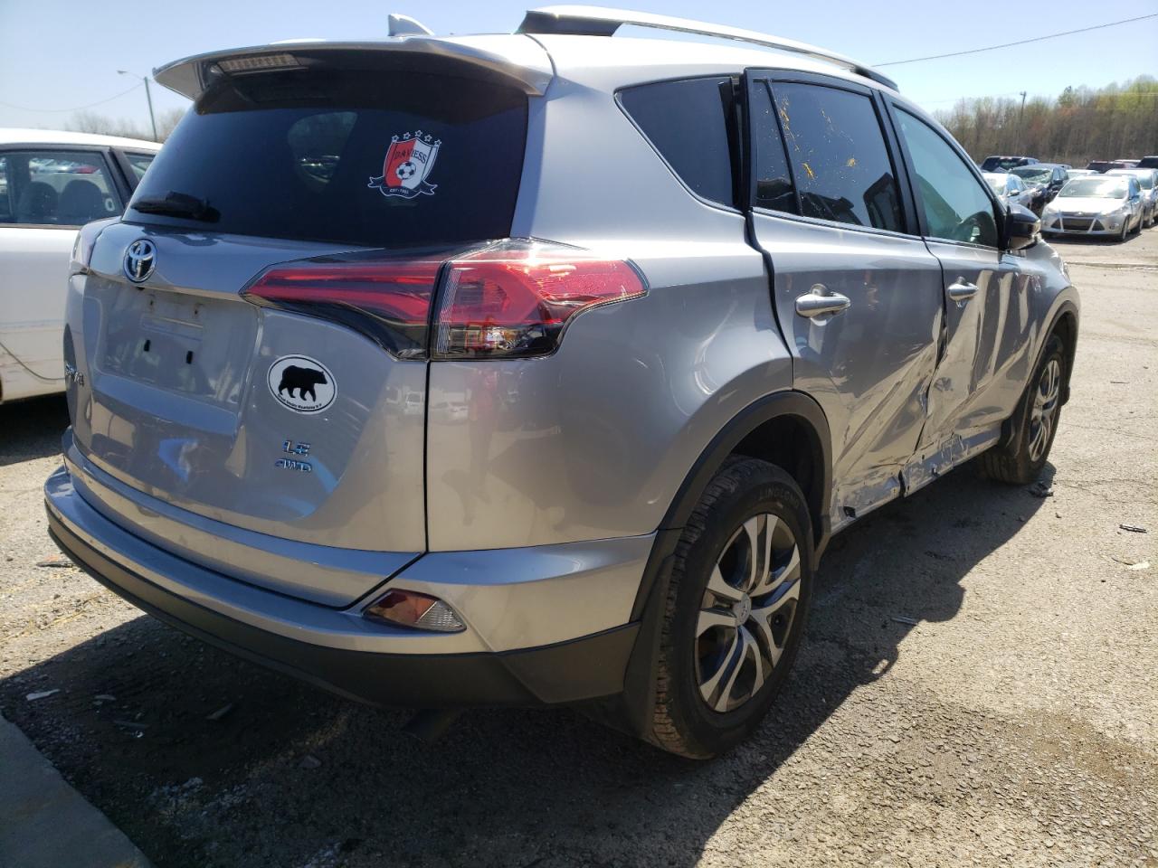 Photo 4 from auction – 2017 TOYOTA RAV4 LE with VIN 2T3BFREV1HW585694