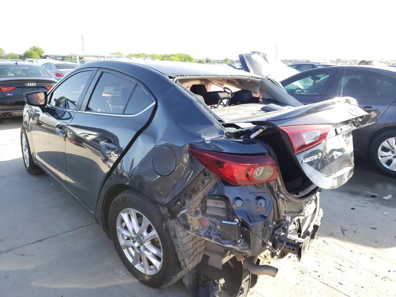 Photo 3 from auction – 2015 MAZDA 3 TOURING with VIN 3MZBM1V76FM216981