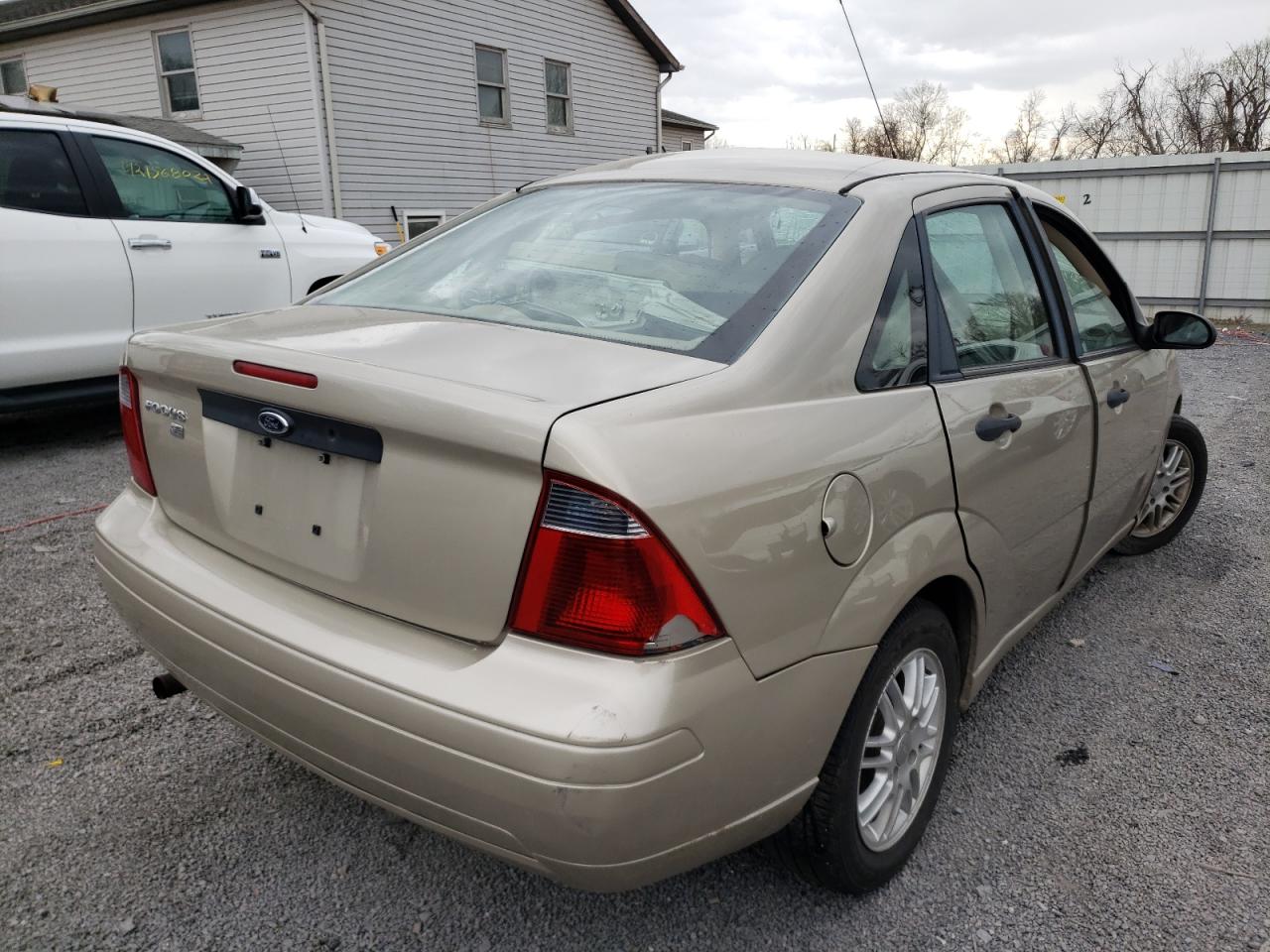 Photo 4 from auction – 2007 FORD FOCUS ZX4 with VIN 1FAHP34NX7W154556