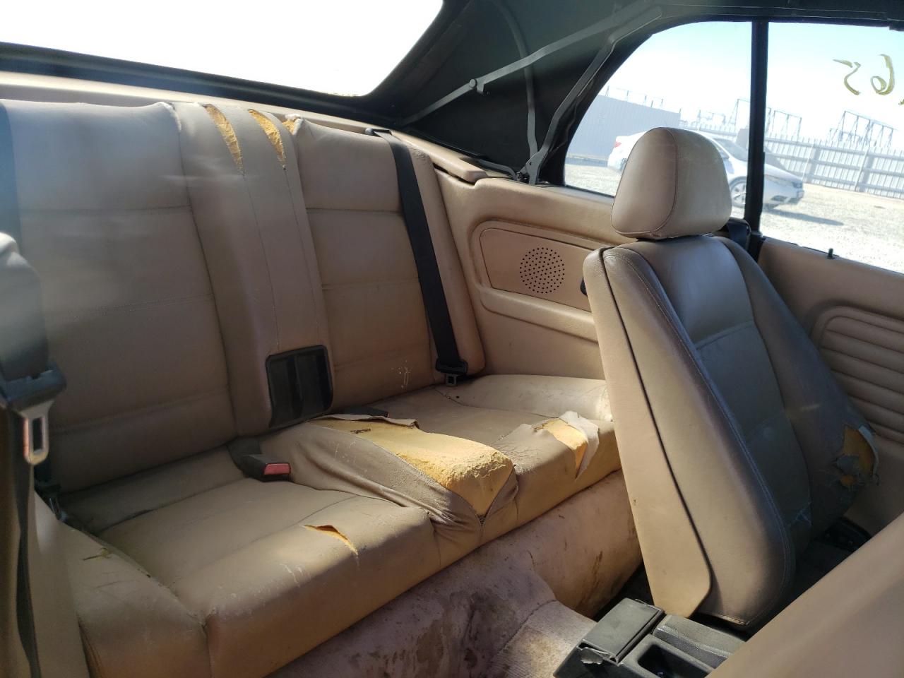 Photo 6 from auction – 1989 BMW 325 I AUTO with VIN WBABB2306KEC18752