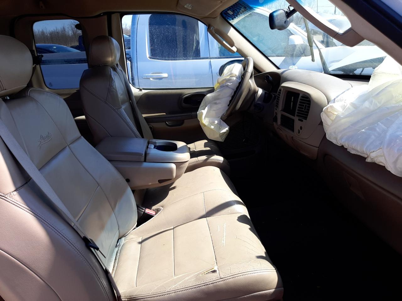 Photo 5 from auction – 2003 FORD F150 with VIN 2FTRX08L63CA15620