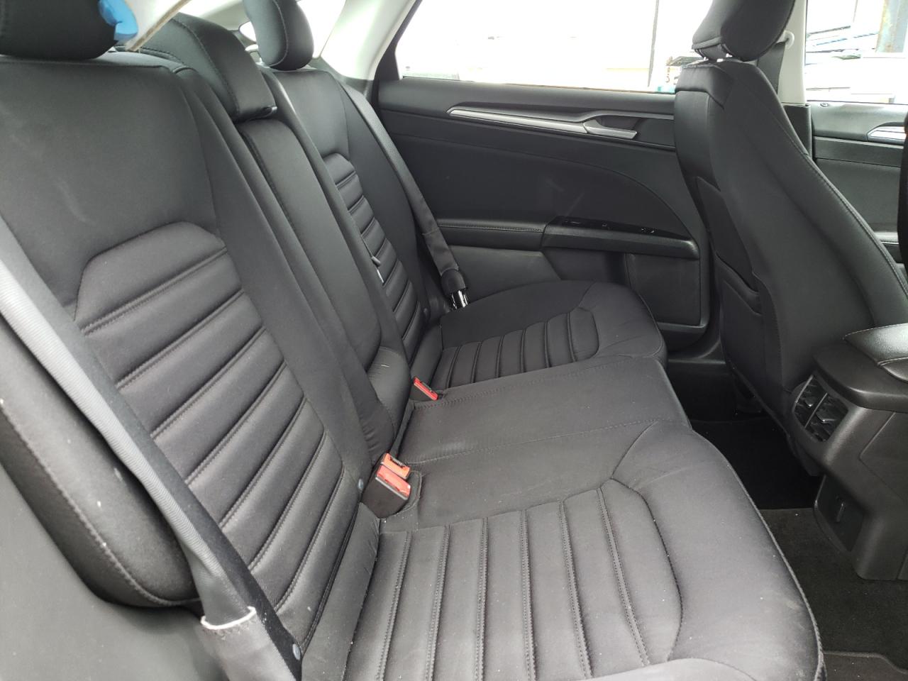Photo 6 from auction – 2015 FORD FUSION SE with VIN 3FA6P0LU7FR208802
