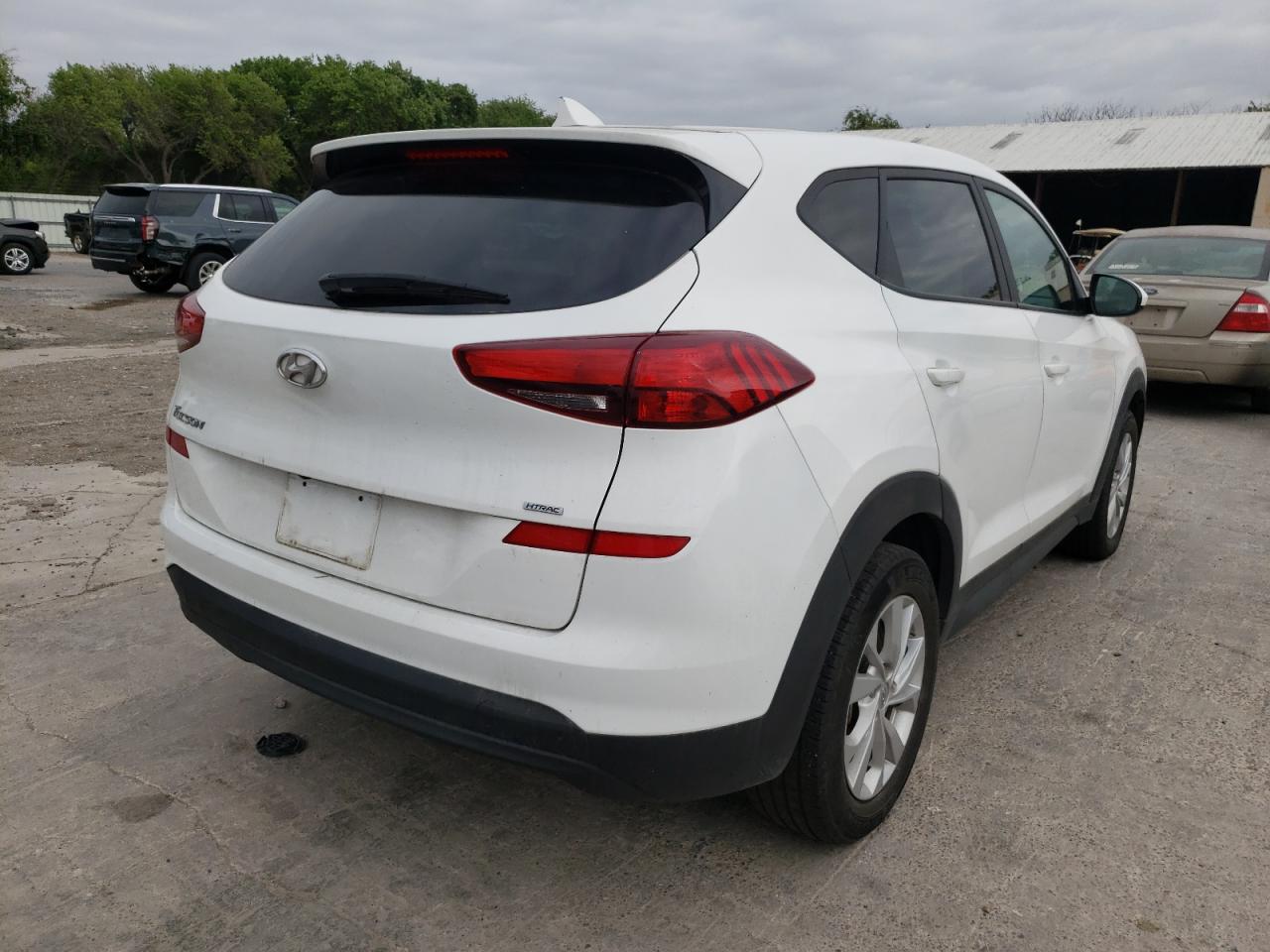 Photo 4 from auction – 2020 HYUNDAI TUCSON SE with VIN KM8J2CA43LU122250