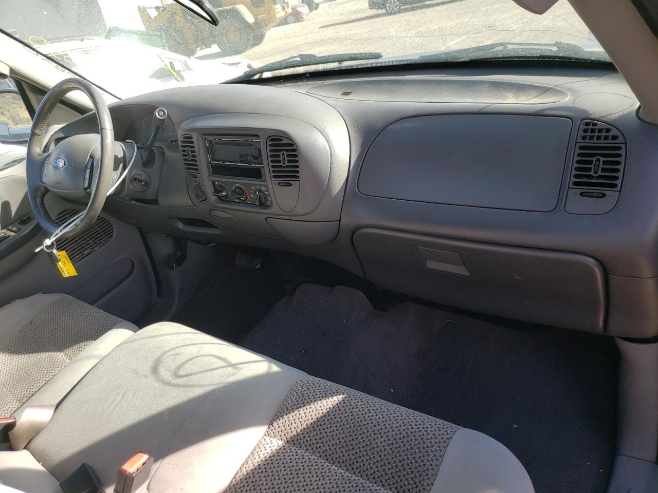 Photo 9 from auction – 2003 FORD F150 SUPER with VIN 1FTRW08L73KD55261