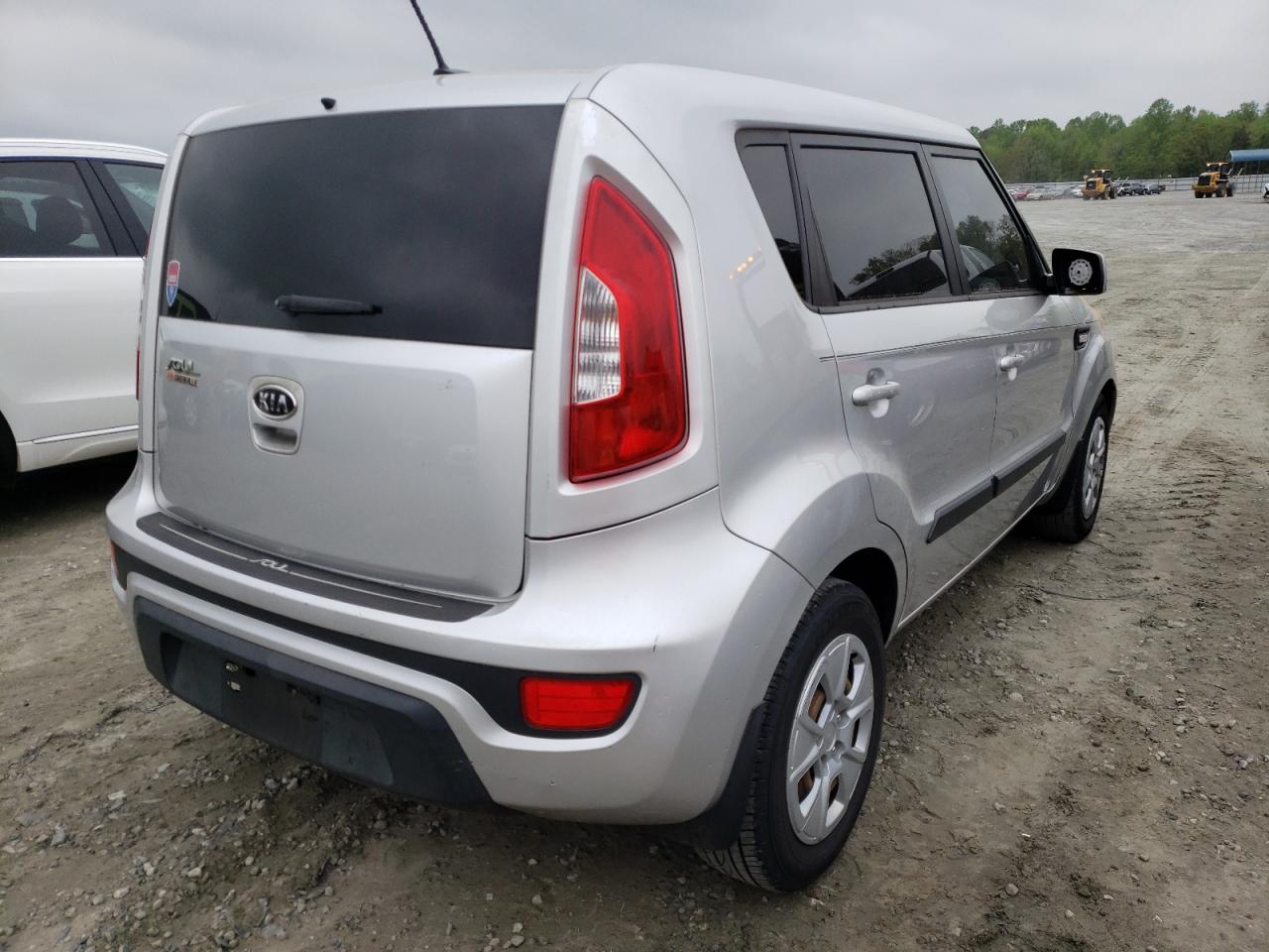 Photo 4 from auction – 2012 KIA SOUL with VIN KNDJT2A55C7445363