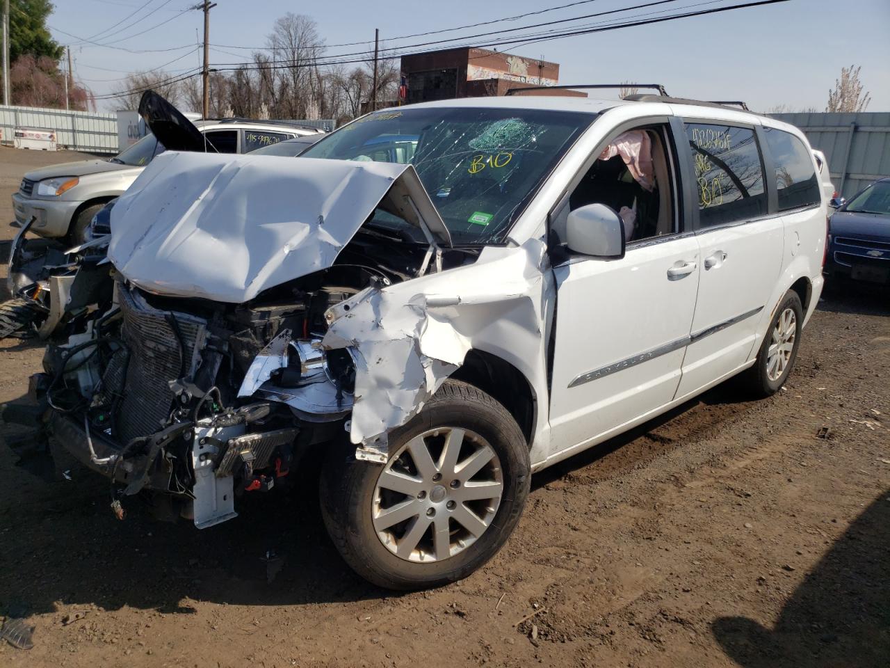 Photo 2 from auction – 2016 CHRYSLER TOWN & COU with VIN 2C4RC1BG6GR269182