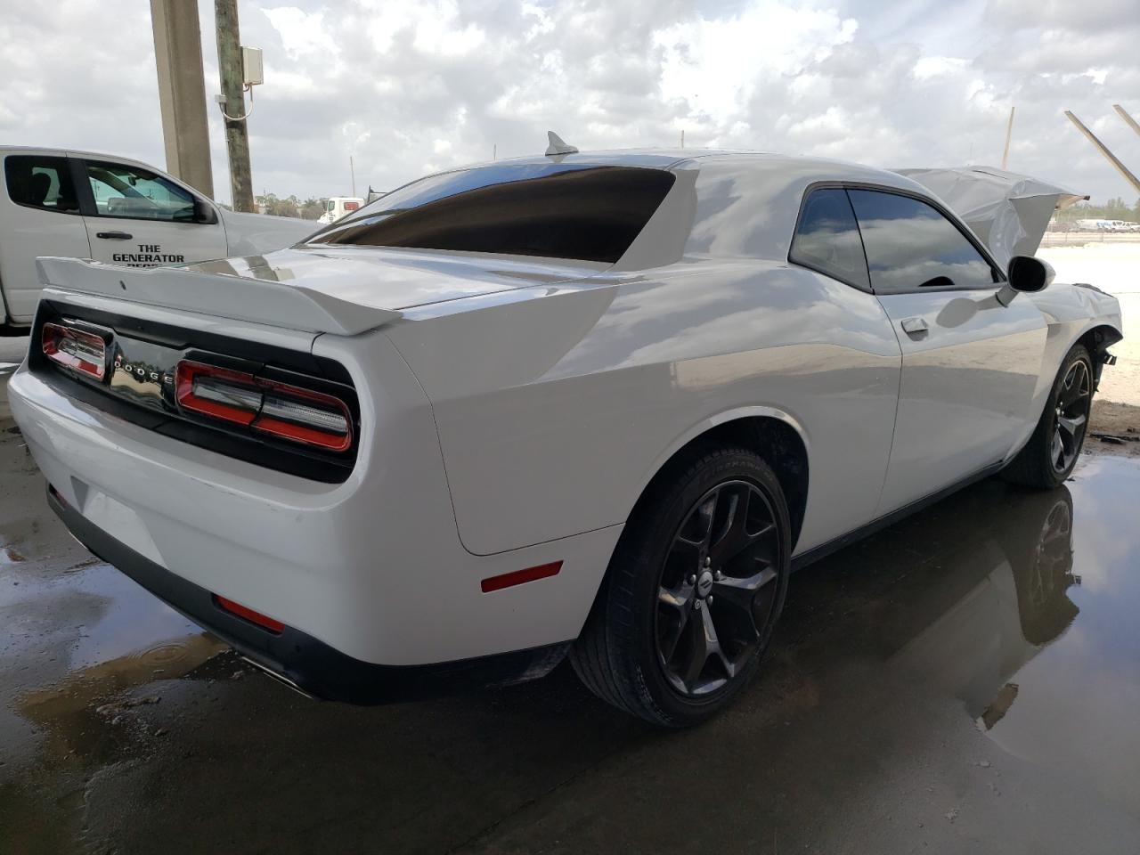 Photo 4 from auction – 2019 DODGE CHALLENGER with VIN 2C3CDZAG6KH733657