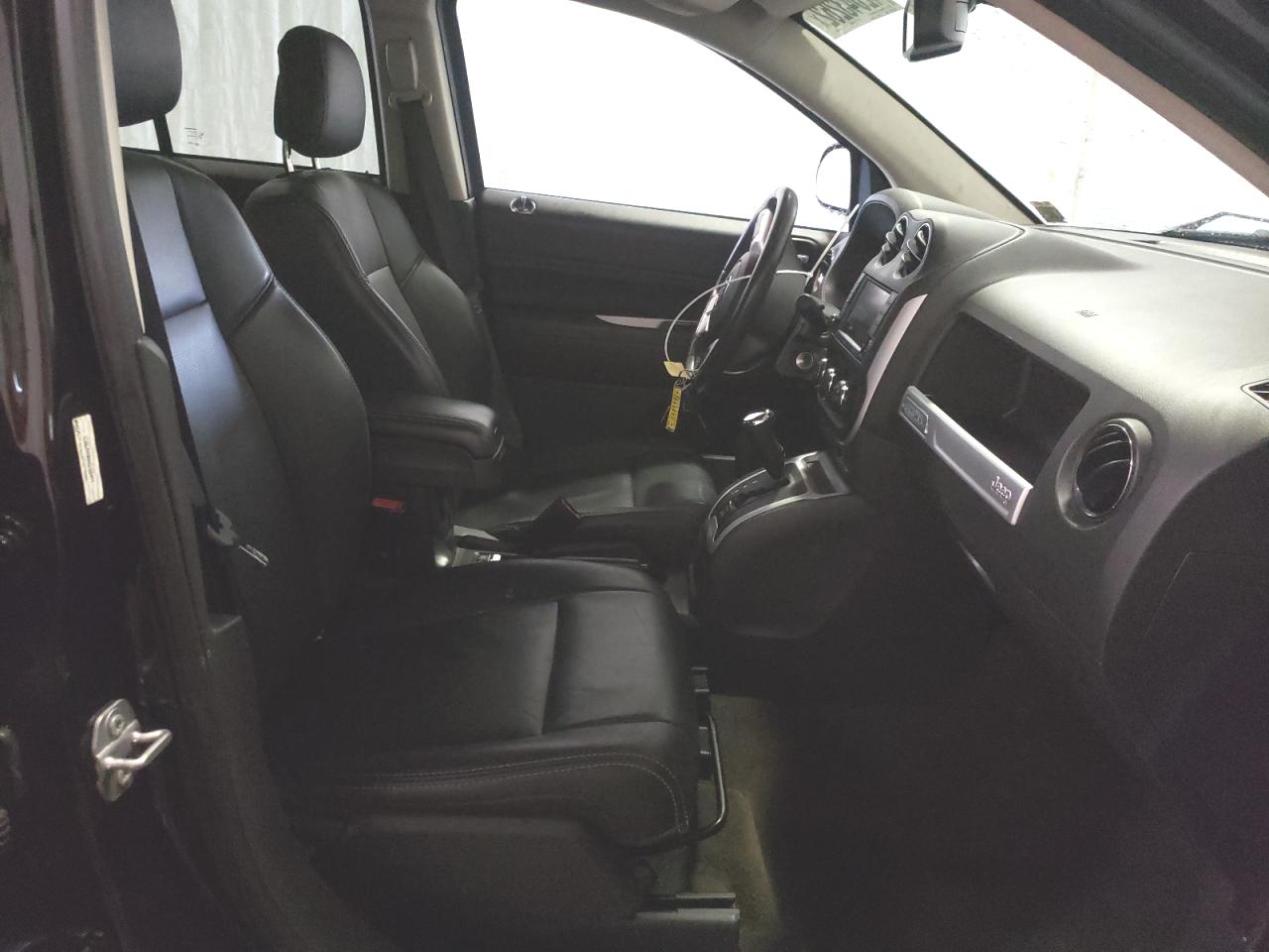 Photo 5 from auction – 2017 JEEP COMPASS LA with VIN 1C4NJDEB0HD109471
