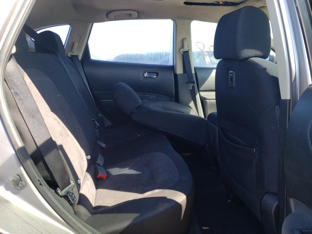 Photo 6 from auction – 2011 NISSAN ROGUE S with VIN JN8AS5MT6BW160629