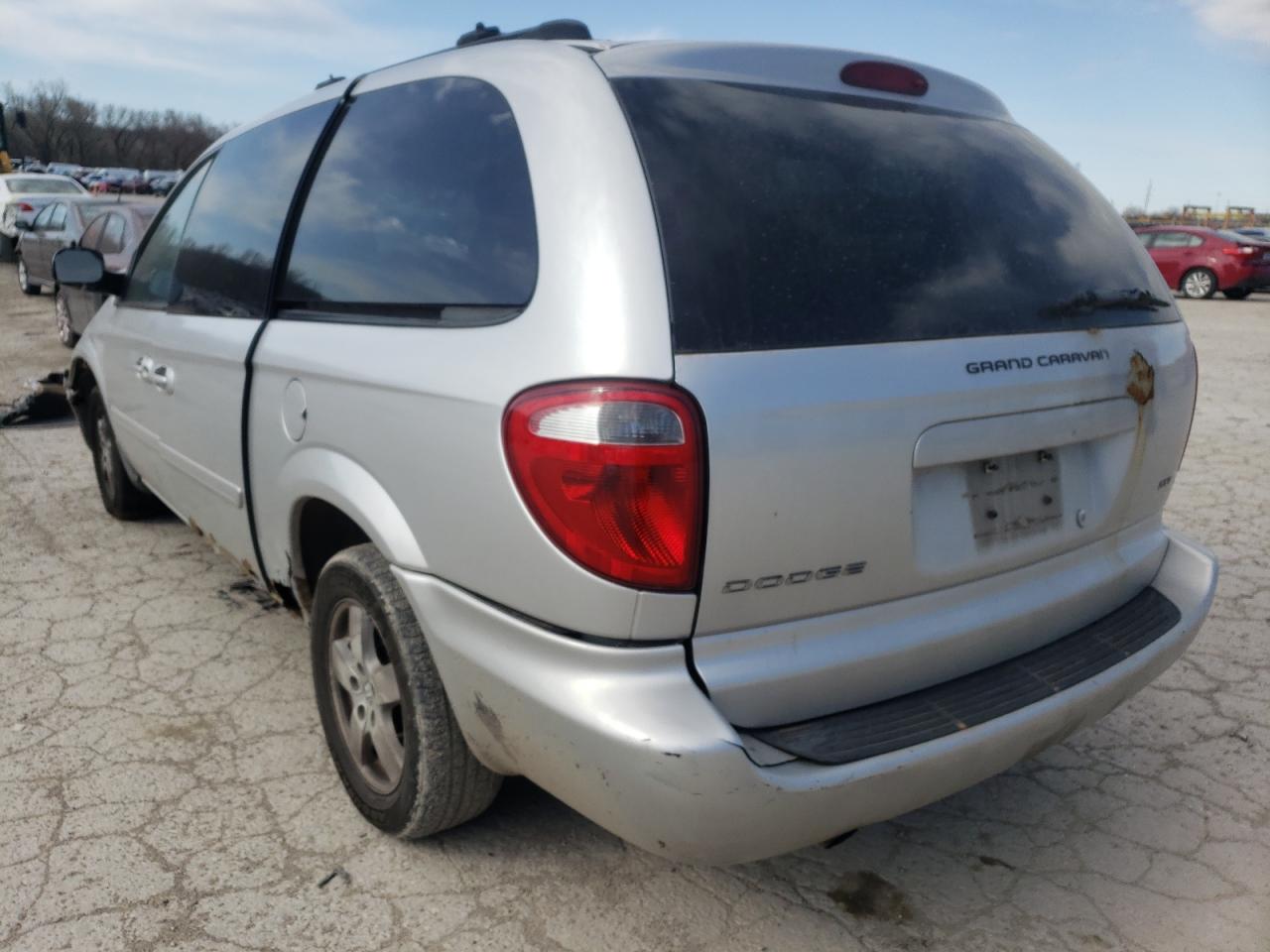 Photo 3 from auction – 2005 DODGE GRAND CARA with VIN 2D4GP44L75R490233