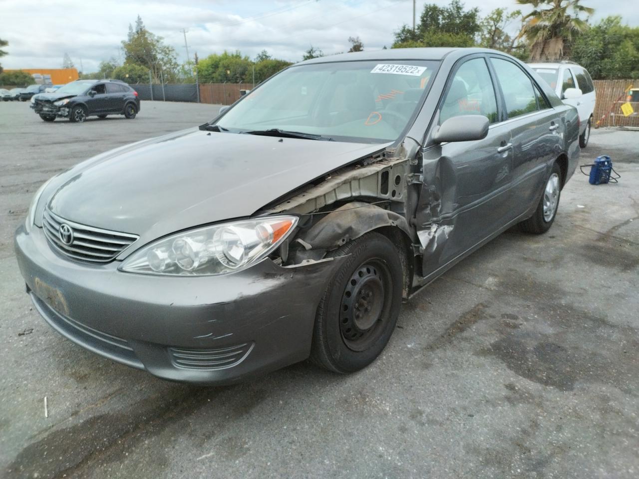 Photo 2 from auction – 2006 TOYOTA CAMRY LE with VIN 4T1BE32K96U662022