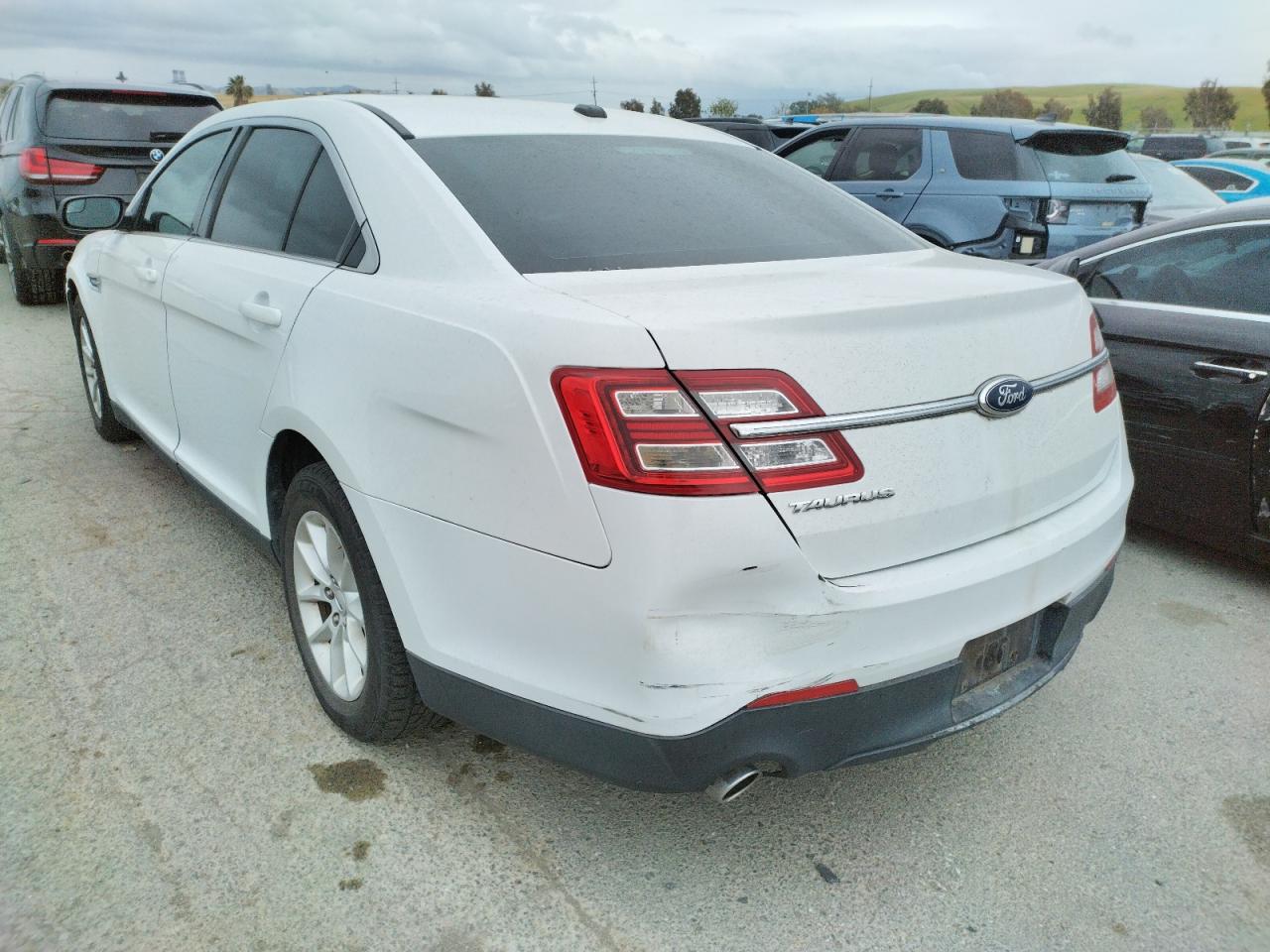 Photo 3 from auction – 2013 FORD TAURUS SE with VIN 1FAHP2D84DG169595