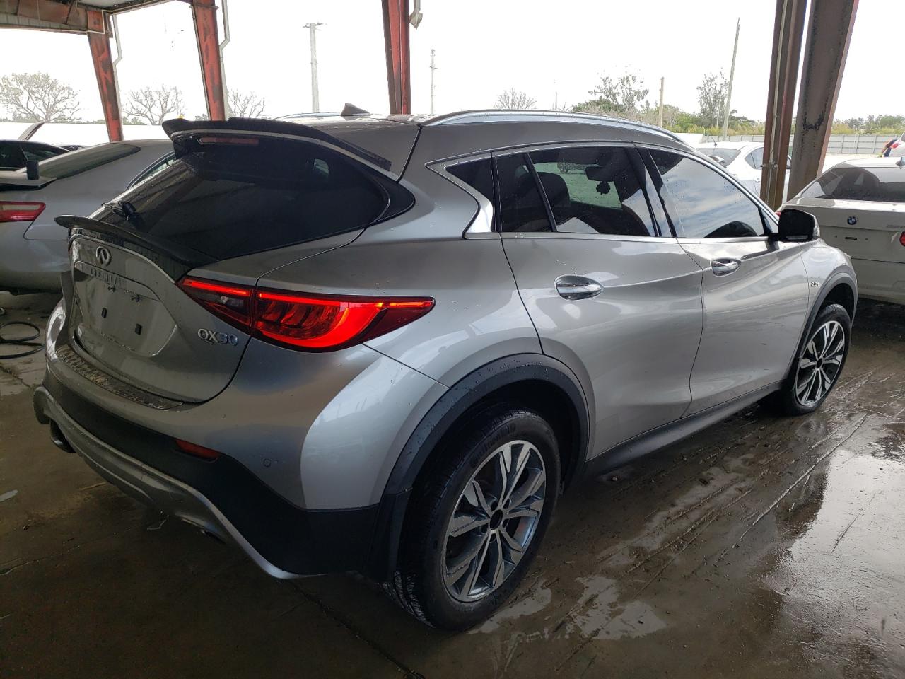 Photo 4 from auction – 2017 INFINITI QX30 BASE with VIN SJKCH5CR6HA020799