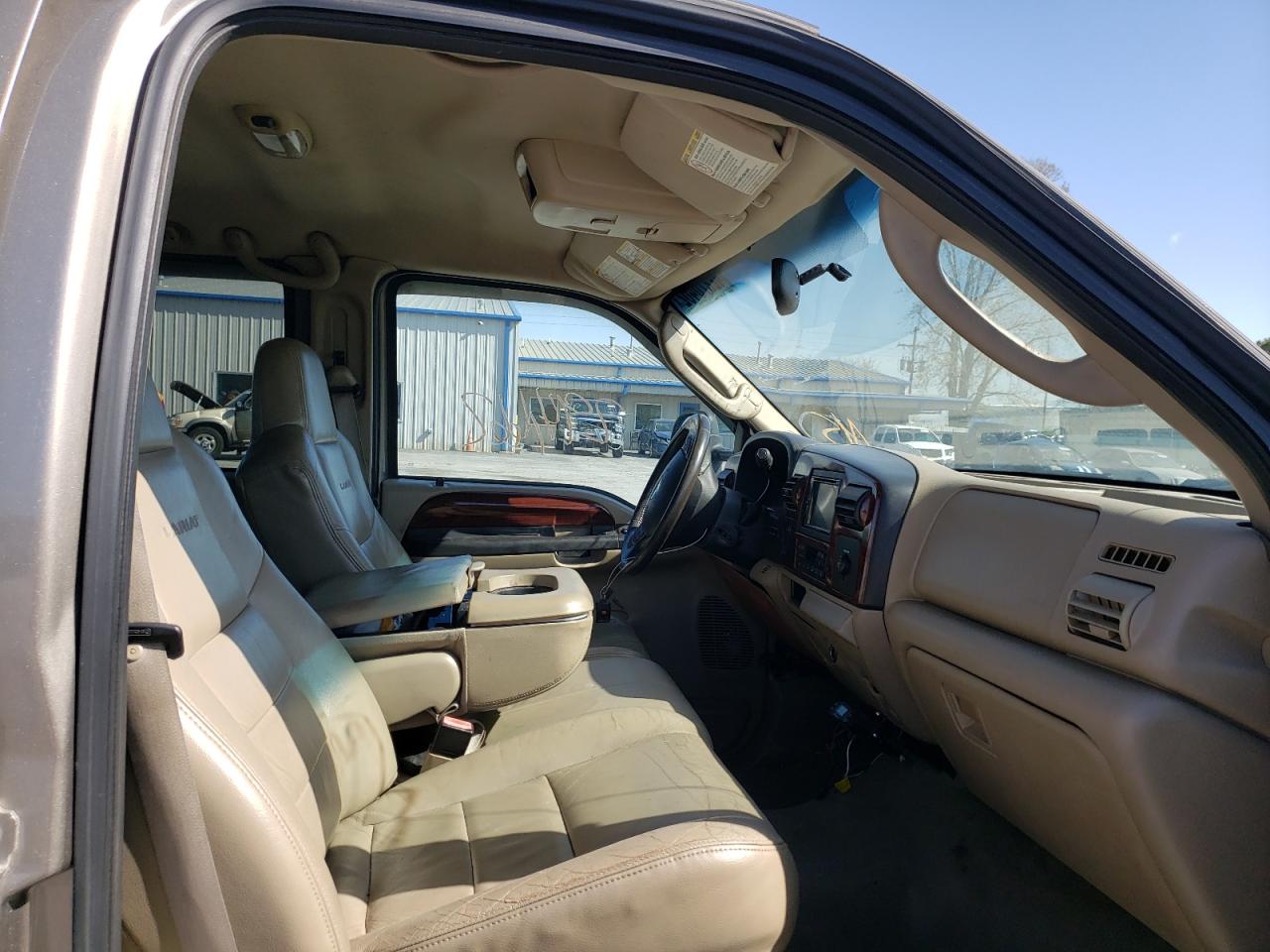 Photo 5 from auction – 2005 FORD F350 SRW S with VIN 1FTWW31P15EA07765
