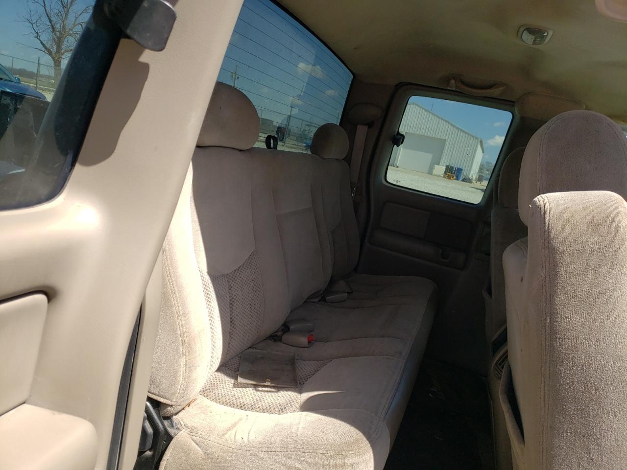 Photo 6 from auction – 2003 CHEVROLET SILVERADO with VIN 1GCEC19T13Z140252