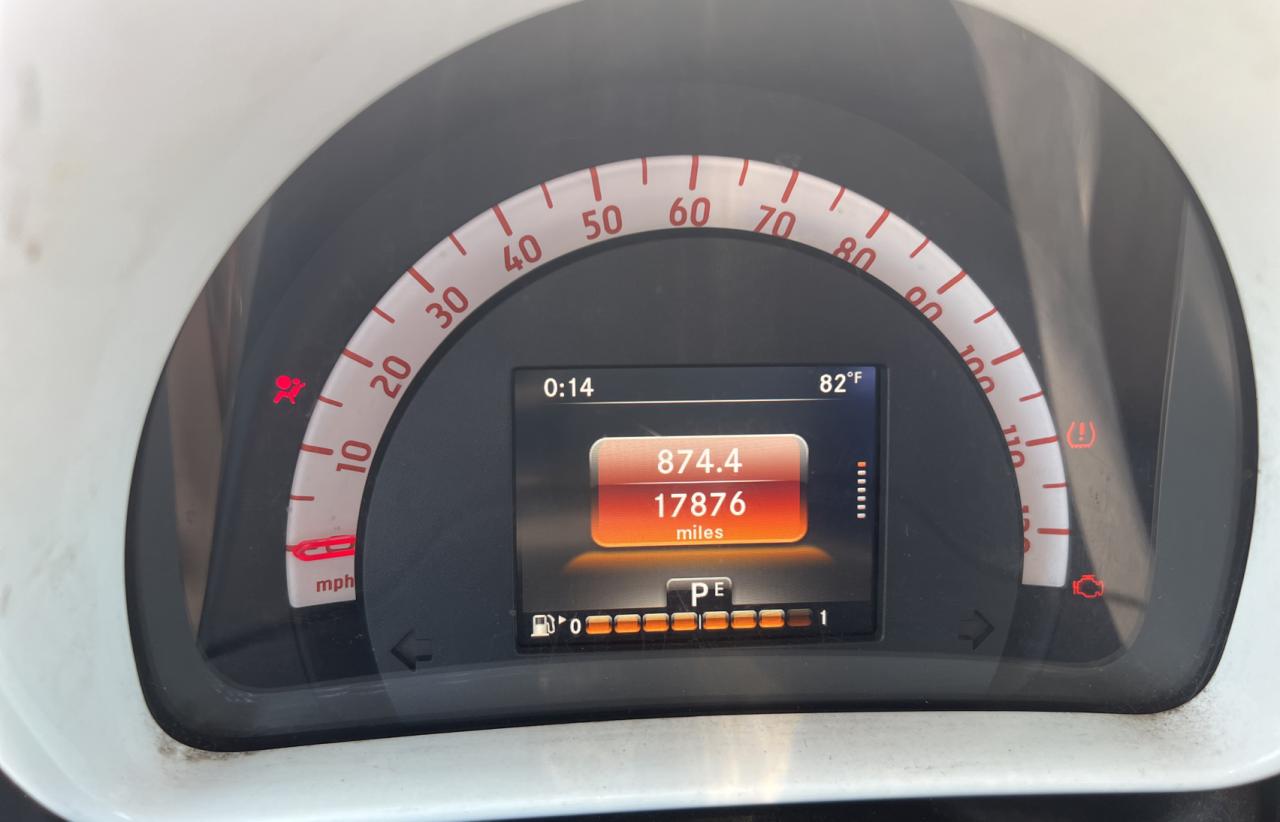 Photo 8 from auction – 2016 SMART FORTWO with VIN WMEFJ5DA4GK104689