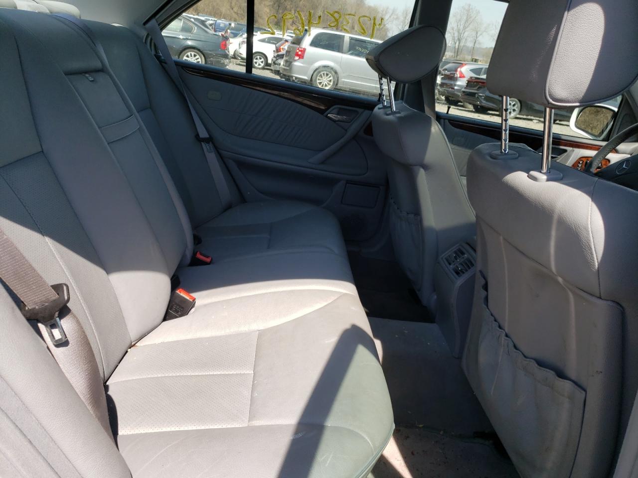Photo 6 from auction – 2000 MERCEDES-BENZ E 320 4MAT with VIN WDBJF82G0YX028426