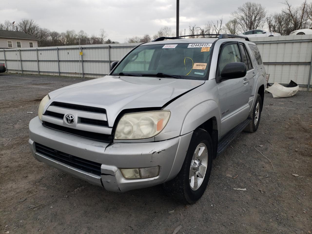Photo 2 from auction – 2003 TOYOTA 4RUNNER SR with VIN JTEBU14R330011795
