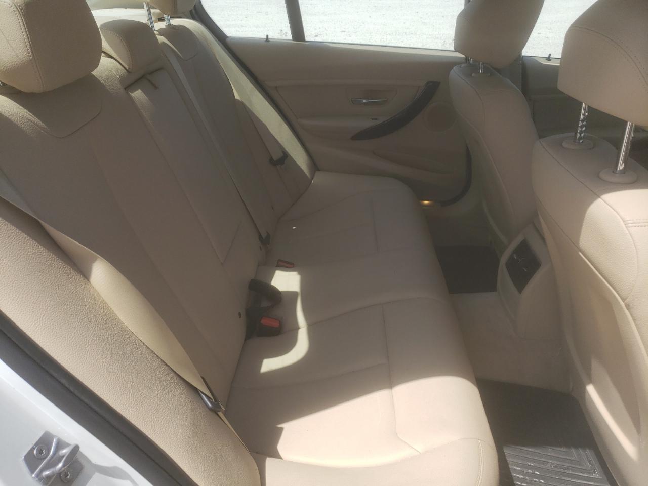 Photo 6 from auction – 2016 BMW 320 I with VIN WBA8E1G53GNT99590