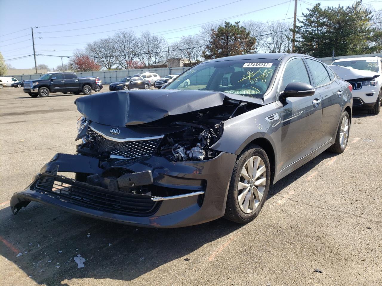 Photo 2 from auction – 2018 KIA OPTIMA EX with VIN 5XXGU4L34JG205658