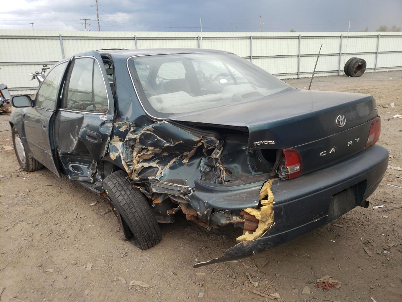 Photo 3 from auction – 1996 TOYOTA CAMRY with VIN 4T1BG12KXTU715563