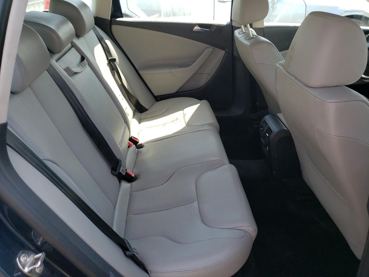 Photo 6 from auction – 2007 VOLKSWAGEN PASSAT 2.0 with VIN WVWLK73C87E033346