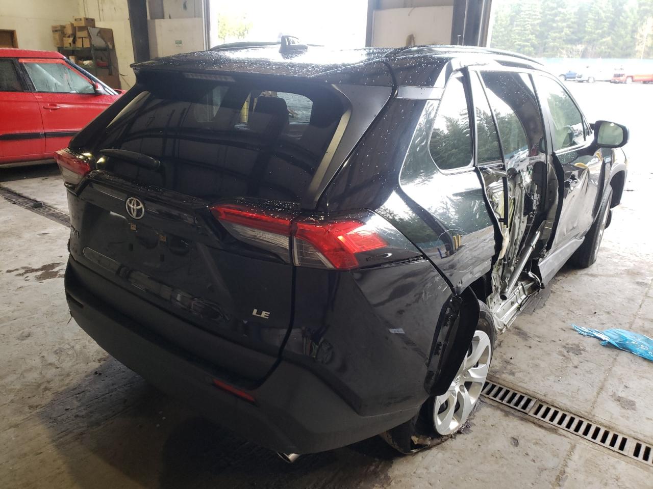 Photo 4 from auction – 2019 TOYOTA RAV4 LE with VIN JTMH1RFV6KD004766