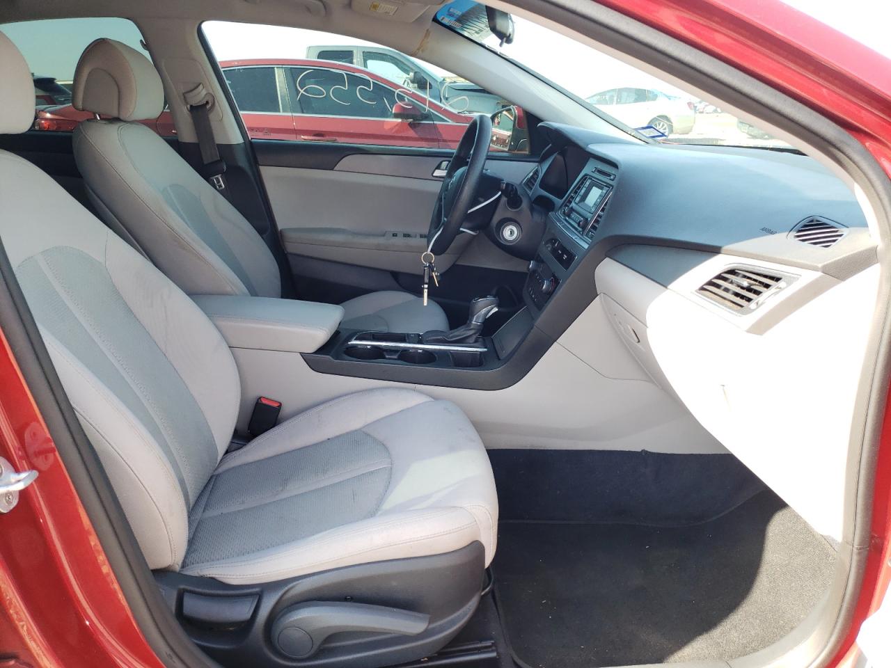 Photo 5 from auction – 2015 HYUNDAI SONATA SE with VIN 5NPE24AF9FH083563