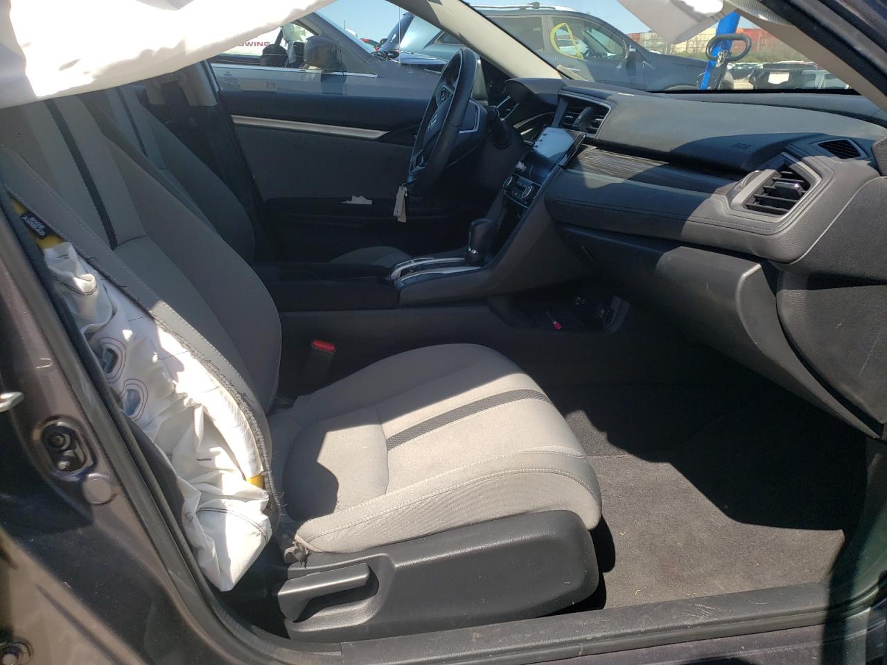 Photo 5 from auction – 2019 HONDA CIVIC EX with VIN 19XFC1F36KE002791