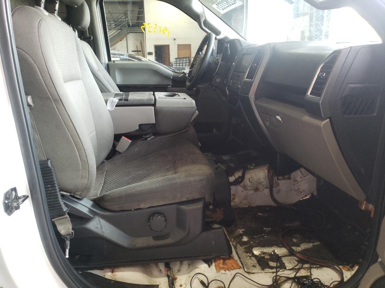 Photo 5 from auction – 2015 FORD F150 SUPER with VIN 1FTFW1EF9FFB49332