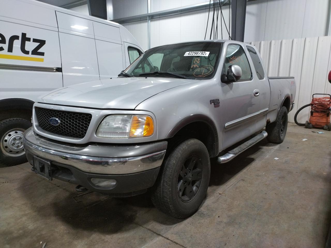 Photo 2 from auction – 2002 FORD F150 with VIN 1FTRX18L42NA93280