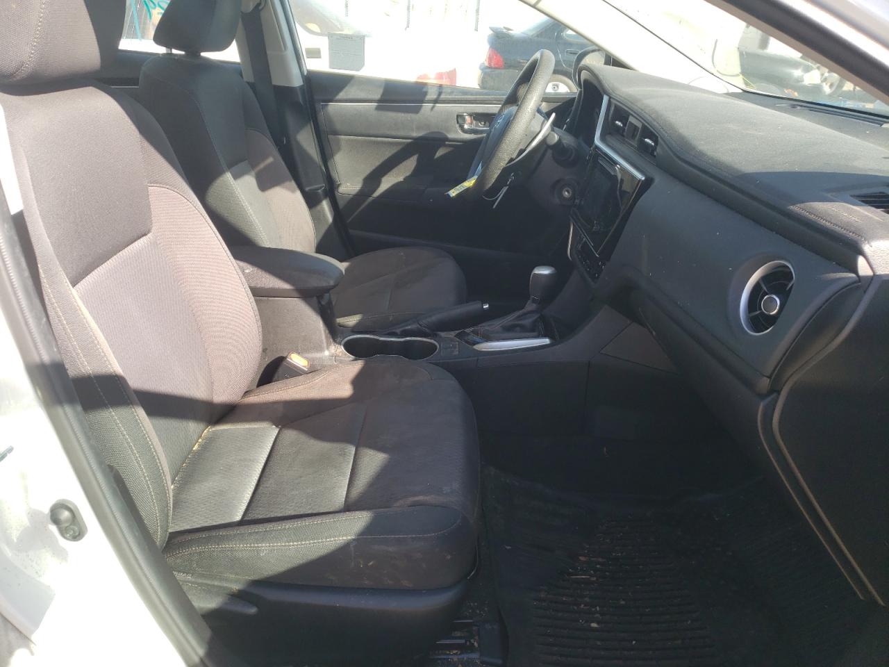 Photo 5 from auction – 2019 TOYOTA COROLLA L with VIN 5YFBURHE3KP890908
