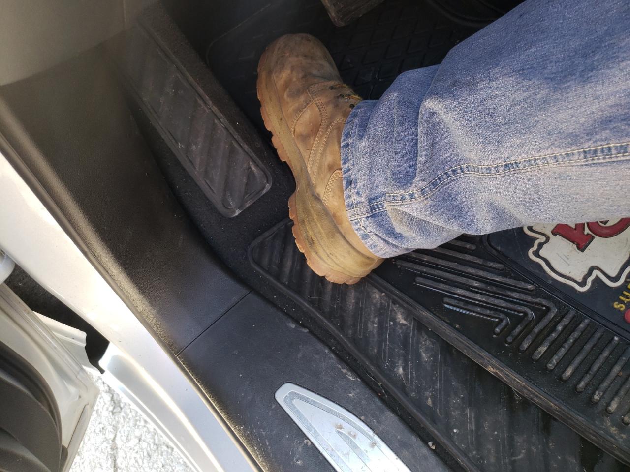 Photo 9 from auction – 2019 CHEVROLET SILVERADO with VIN 1GCUYDED4KZ136479